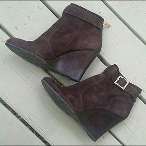 Damaged Tory Burch Wedge Heel